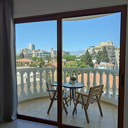 Ευ Ζην Central / Ev Zen Central Nikosia Bagian luar foto